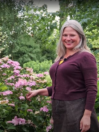 Stacey-with-Lets-Dance-Can-Do-hydrangea